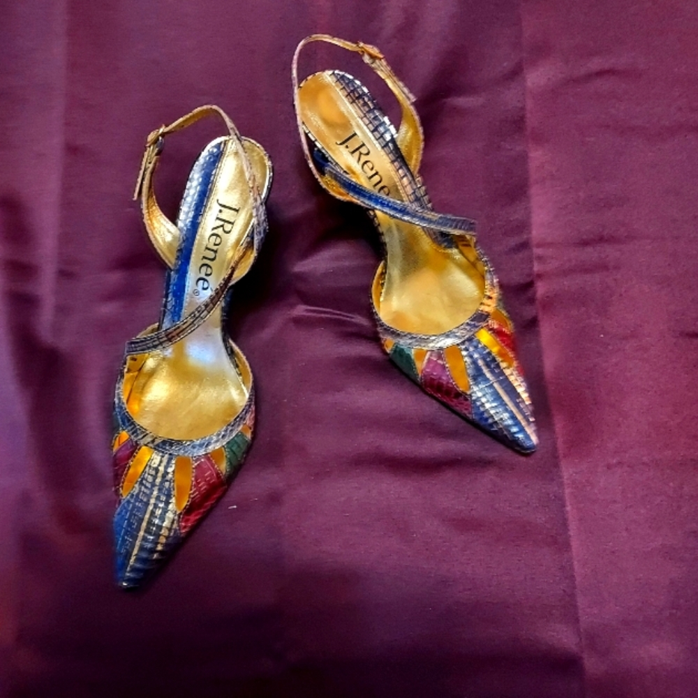 Multi colored 8 medium heels